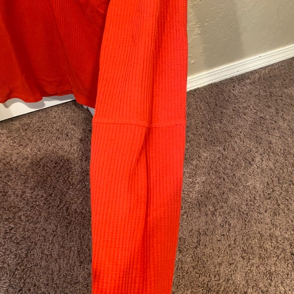 Thermal red long sleeve - Picture 6 of 8